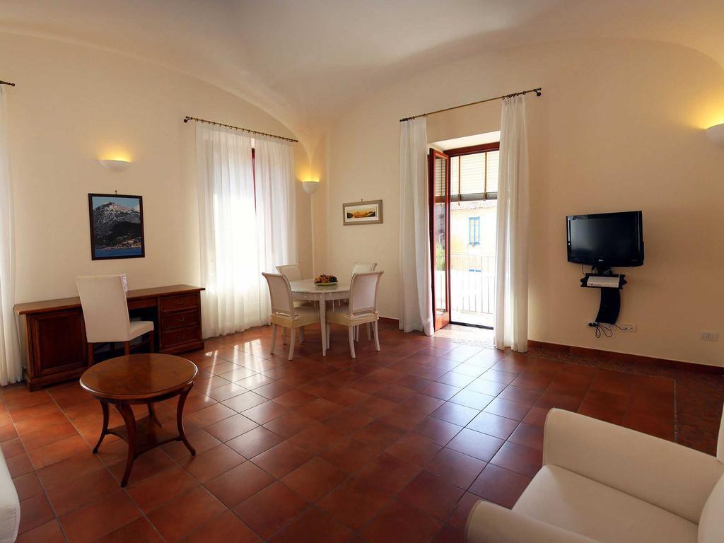 Palazzo Iaquinto Apartment Санта Мария ди Кастелабате Екстериор снимка