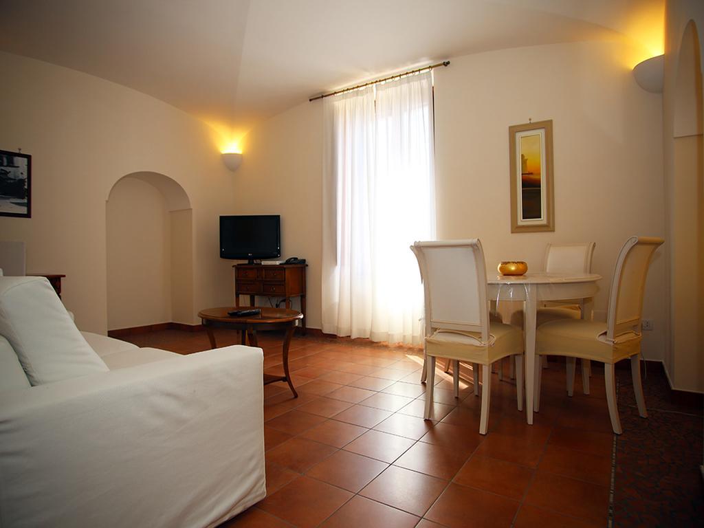 Palazzo Iaquinto Apartment Санта Мария ди Кастелабате Екстериор снимка