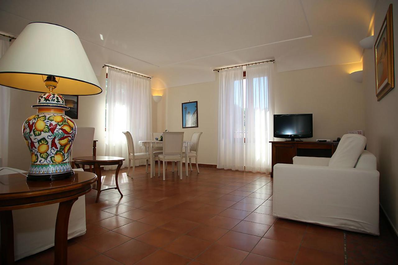Palazzo Iaquinto Apartment Санта Мария ди Кастелабате Екстериор снимка