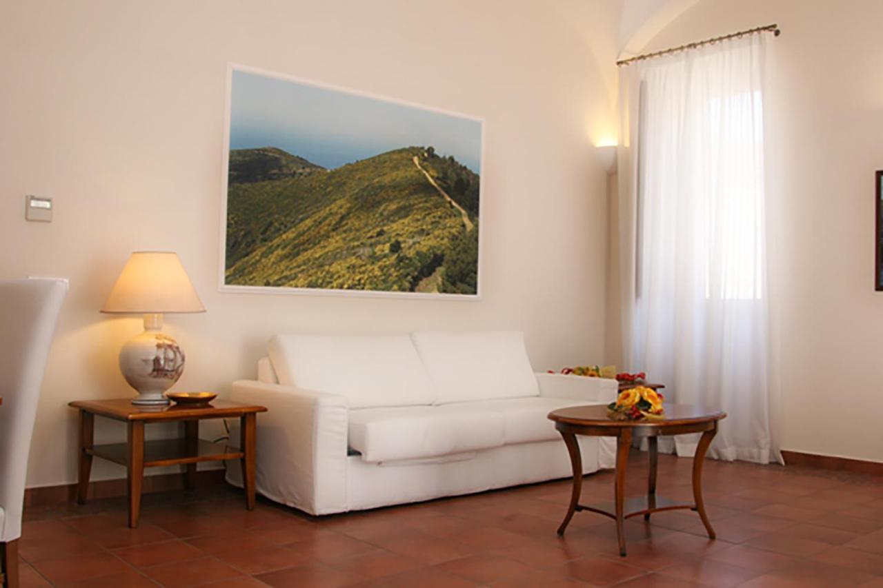 Palazzo Iaquinto Apartment Санта Мария ди Кастелабате Екстериор снимка